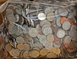 Vegyes, magyar és külföldi érmetétel mintegy ~5kg súlyban T:vegyes Mixed, Hungarian and foreign coin lot (~5kg) C:mixed