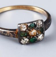 Arany (Au) gyűrű, 14k, 4 darab sérült gyémánttal m: 57, bruttó 2,2g