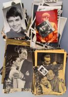 cca 1960-1980 Nagy vegyes magyar színész és zenész tétel, benne fotókkal, képeslapokkal, nyomatokkal.