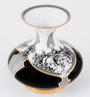 Hollóházi Jurcsák László által tervezett váza: Női fejek. Matricás, jelzett, hibátlan, m: 15,5 cm