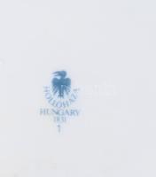 Hollóházi Jurcsák László által tervezett váza: Női fejek. Matricás, jelzett, hibátlan, m: 15,5 cm