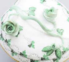 Herendi petrezselyemlevél mintás szív alakú bonbonier, rózsa fogóval, jelzett, hibátlan, 14x12,5 cm