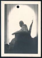 cca 1960 Pápai kihallgatáson titokban készített fotó, a hátoldalon feliratozva, (XXIII. János (1958-...
