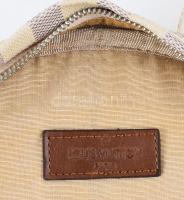 Louis Vuitton Paris jelzésű hátizsák, használt állapotban, cca 40x32 cm