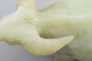 Faragott jáde bika figura, hibátlan, 12x7 cm