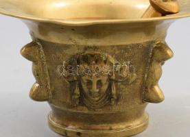 Régi bronz mozsár, oldalán női arc díszítéssel, m: 7 cm, törő h: 17 cm