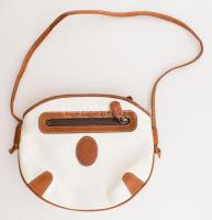 cca 1985 Yves Saint Laurent bőr táska, használt állapotban, 19x23 cm