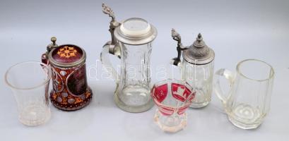 cca 1840-1880, 6 darab biedermeier pohár és korsó, közte címeres darabbal, pattogzásokkal, sérülésekkel, m: 23,5 cm alatt