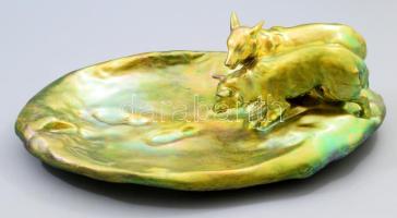 Zsolnay névjegykártyatartó tál - lábnyomokat szaglászó farkasok alakjával. cca 1900, eozin mázakkal fedett öntött keménycserép, jelzett, restaurált, 41x24x14 cm /// KIZÁRÓLAG SZEMÉLYES ÁTVÉTEL, NEM POSTÁZZUK / ONLY PERSONAL COLLECTION IN OUR OFFICE!