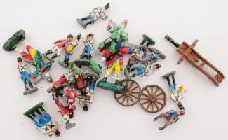 20 db kézzel festett ólomkatona + 1 db ágyú, változó méretben és állapotban, m: 4,5 cm-ig