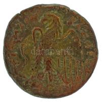 Ptolemaida Egyiptom Kr.e. 3. század k. AE26 bronz (11,16g) T:VF,F Ptolemaic Egypt around 3rd Century BC AE26 bronze "PTOLEMAIOU BASILEWS" (11,16g) C:VF,F