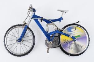 Bicikli (kerékpár) formájú öngyújtó, az öngyújtó rész töltésre szorul, 23x13 cm