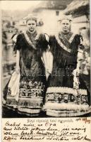 1906 Mezőkövesd, Matyó népviselet, fiatal menyecskék, magyar folklór. Körmendy István kiadása