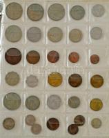 Kisalakú, négygyűrűs, fekete műbőr érmeberakó, benne 15db berakólappal, egyenként 30x30mm-es férőhellyel. Benne ~149db vegyes külföldi érme a világ minden tájáról, közte egzotikus- és 1950. előtti érmék is, közte ~15db hal motívumos érme + közte ~15db vegyes állat motívumos érme + közte ~30db zseton, stb. T:vegyes Black leatherette, four-ring coin holder, with 15pcs sheet, each with 30x30mm pockets. Includes ~149pcs of mixed foreign coins from around the world, including exotic and pre-1950 coins, including ~15pcs of fish motif coins + including ~15pcs of mixed animal motif coins + including ~30pcs token / jeton, etc. C:mixed