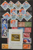 Románia 1906-1968 Tétel sok motívum bélyeggel, kevés postatisztával, köztük az 1975-ös Romulus vágott blokk is, 12 lapos, A/4-es berakóban