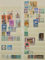 Néhány száz bélyeg 16 lapos A4-es berakóban