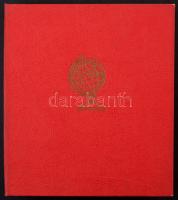 Néhány száz vegyes külföldi bélyeg jobbakkal, sok tengerentúlival, jó 12 lapos 25 x 25 cm-es berakób...