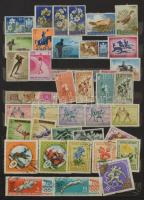 Néhány száz vegyes minőségű vegyes külföldi bélyeg 8 lapos A4-es berakóban