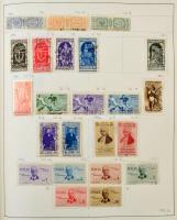 Olaszország tartalmas gyűjtemény, 3.800 bélyeg előrajzolt albumban, főleg bélyegzett anyag rengeteg ...