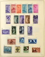 Olaszország tartalmas gyűjtemény, 3.800 bélyeg előrajzolt albumban, főleg bélyegzett anyag rengeteg ...