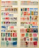 1958-1988 Sok példányos rendező nagyrészt teljes sorok, hozzá kevés régebbi és újabb, 25 lapos nagy Schaubek gyűrűs berakóban