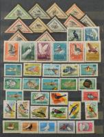 Tétel a 20-as 60-as évekből jobb kiadásokkal, blokkokkal 12 lapos nagy berakóban. Érdemes megnézni!