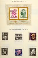 1945-1961 Előnyomott magyar album néhány száz bélyeggel