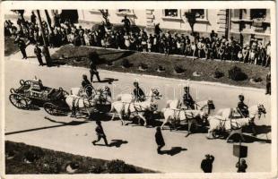 Nagyvárad, Oradea; Országjáró Szent Jobb, Szent István Jubileumi Év, felvonulás, ünnepség / The Holy Right Hand, ceremony + "Szent László ünnepi hét Nagyváradon 1192-1942" So. Stpl (fl)