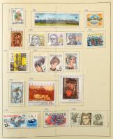 Csehszlovákia tartalmas gyűjtemény, 5.000 bélyeg 2 előrajzolt albumban, főleg bélyegzett anyag renge...