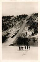 1943 Székelyudvarhely, Odorheiu Secuiesc; Síugró pálya télen. Kováts István fényképész / winter sport, ski slope + "1921 Hargita Testedző Egylet Székelyudvarhely" (fl)