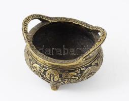 cca 1900, Kínai 15. századi Xuande bronz füstölőnek másolata, alján az eredeti 6 jegyes Xuande jelzés másolatával, d: 9 cm, m: 6,5 cm