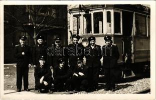 1956 Budapest, villamosvezetői tanfolyam hallgatói, hátoldalán nevekkel, villamos. photo (EK)