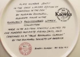 Knowles 5 darab dísztányér, jelzett, hibátlan, mindhez fa tartóval, d: 21,5 cm