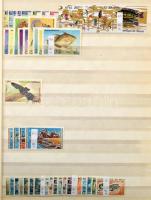 Halak motívum gyűjtemény sok tengeren túlival, kb. 1.550 klf bélyeg 2 db A/4 berakóban