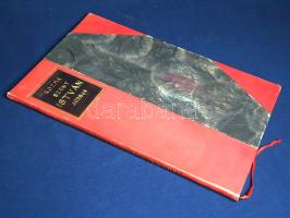 Kozma Ferenc Xavér:  Ditsőűlt Szent István első apostoli magyar királyunknak ép romlatlan Szent Jobbja, mellyet, minekelőtte Maria Theresia felséges, és apostoli királyné aszszonyunk kegyelmes parantsolattya, 's rendelése szerént A' Budai Fő-Plébánia, és Jésus Társasága Templomából az udvari templomba Szent Jakab Havának 21. napján által-vitetődnék, hálá-adó, ditsérő beszéddel hirdetett Kozma Ferentz. Budán, [1771]. Nyomatott Landerer maradéki betűivel. [26] p. Egyetlen kiadás. A címlapon a címfelirat alatt a Szent Jobbot ábrázoló rézmetszetű vignetta. Kozma Ferenc Xavér (1728-1806) jezsuita szerzetes beszéde a külföldről Budára érkező nemzeti ereklye hazatérése alkalmából hangzott el. Szent István mumifikálódott jobbját a XI. századtól az erre a célra alapított szentjobbi apátságban őrizték; a török időkben Fehérvárra menekítették, majd Boszniába került. Később a raguzai domonkos kolostorban lappangott. Arra utazó magyar főurak híradásai nyomán Mária Terézia vásárolta vissza a katolikus ereklyét, melyet rövid, schönbrunni kitérő után 1771 júniusában, ünnepélyes keretek között hoztak Budára. Oldalszámozáson belül néhány szövegközti fametszettel illusztrált. XIX. század második felében készült, aranyozott félmaroquin kötésben. Dekoratív, szép példány.