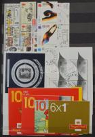 Hatalmas blokkgyűjtemény az egész világból, benne blokkok, kisívek, bélyegfüzetek, néhány összefüggés. Érdekes anyag régebbiekkel, tengeren túlival, kevés duplával 3 db A/4 berakóban. Érdemes megnézni!! / Blocks, stamp booklets, units all world: large collection in 3 A/3 stockbooks.