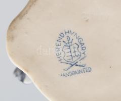 Herendi tyúkot és kakast etető lány, Kézzel festett. jelzett, hibátlan. 14 cm