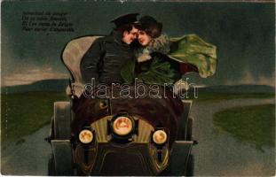 Insouciant du danger... / love couple on automobile art postcard. Emb. litho (EK)