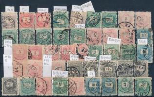 44 db Színesszámú krajcáros bélyeg, köztük sok olvasható bélyegzés is