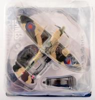 Spitfire MK VB vadászrepülő makett, bontatlan, h: cca 13 cm