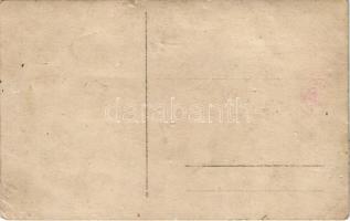 Budapest XIV. Hősök tere, biciklis felvonulás. photo (lyukak / pinholes)