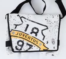 Juventus FC oldaltáska eredeti, olasz, táskavédővel, jó állapotban 36x32 cm