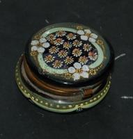 cca 1900 Zománcozott üveg szelence / Enameled glass box