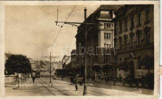 Pozsony, Pressburg, Bratislava; Námestie republiky, Tatra Banka / Köztársaság tér, Tátra bank, telefonfülke, villamos / square, bank, shop, telephone booth, tram (fl)