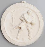 Herendi porcelán Győr, Szilágyi Gyula ifi. kf. (birkózó) emlékverseny kisplasztika. Biszkvit porcelán, jelzett, hibátlan. d: 13 cm