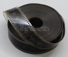 A kirchfeldi pap c. film (Der Pfarrer von Kirchfeld, 1937) magyar feliratos filmtekercs, magyar forgalmazásról nem tudunk, 35 mm-es film tekercs. Esküvői jelenet. Némafilm, hangsáv nélkül