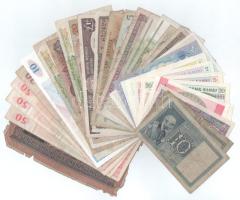 Vegyes, 30db-os külföldi bankjegytétel, közte Olaszország 1939. 10L (2x) T:vegyes