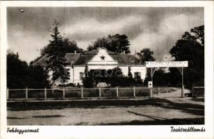 1951 Fehérgyarmat, traktorállomás, 'a falu kultúr központja'. OFOTÉRT