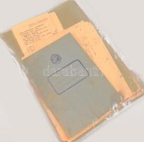 Kis Emese (1929-2003) nyelvtanár, nyelvész, író kézzel írt és gépelt versesfüzete, alkotásai.