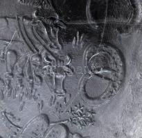 Hatalmas falusi mintás vastag üveg kínáló, kalász, kifli, kalács, gyümölcsök, népi ruhás házaspár st...